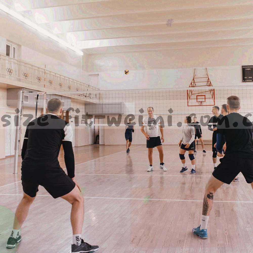 出库包裹中的吊牌、包装纸与封条细节